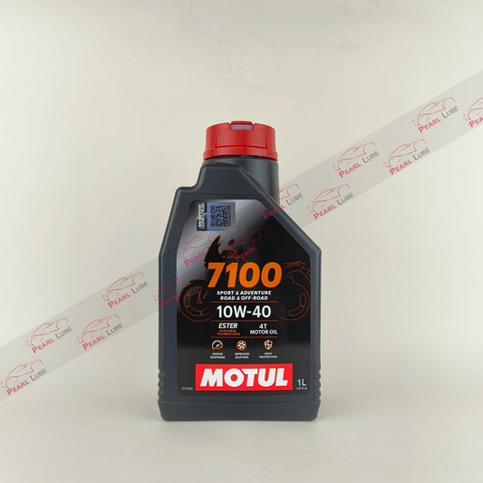 MOTUL 7100 10W-40 4T Synthetic Motorcycle Engine Oil front side - 1L